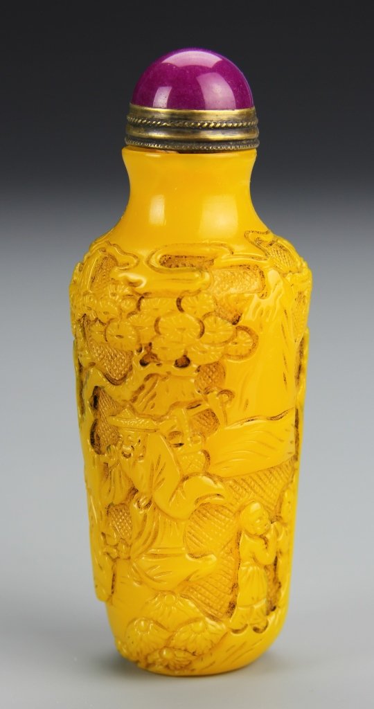 Chinese Peking Glass Snuff Bottle (1 of 1)