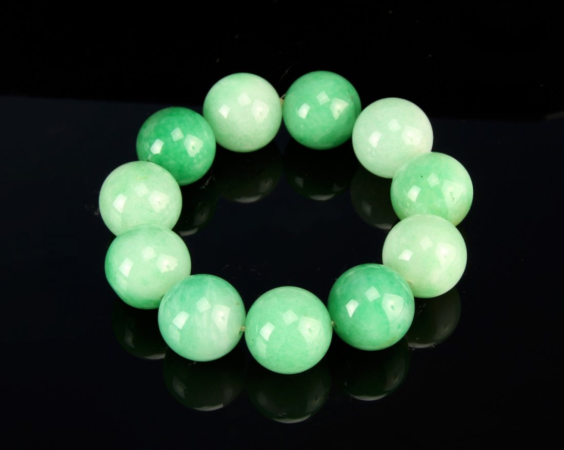 Chinese Jadeite Bead Bracelet (1 of 2)