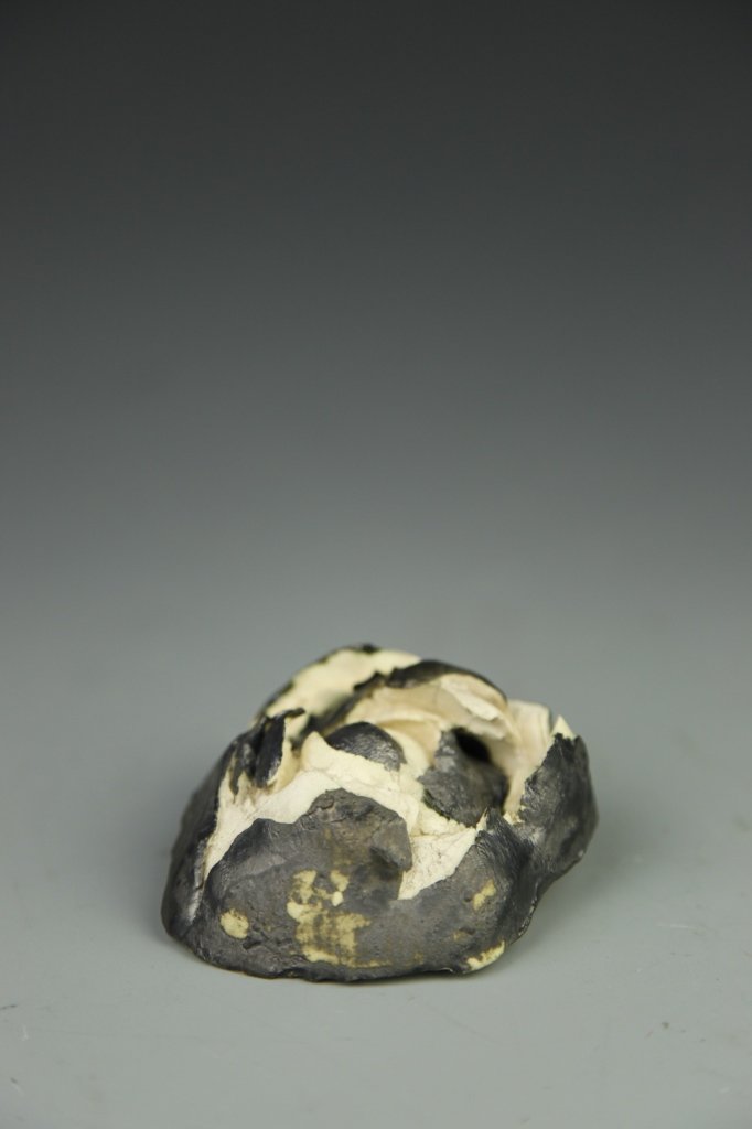 Lucio Fontana Ceramic Sculpture: Lucio Fontana Ceramic Sculpture Signed on Hold._x000D_ H: 3 in