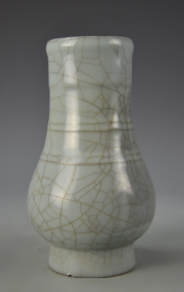 Chinese Lungquan Vase (1 of 4)