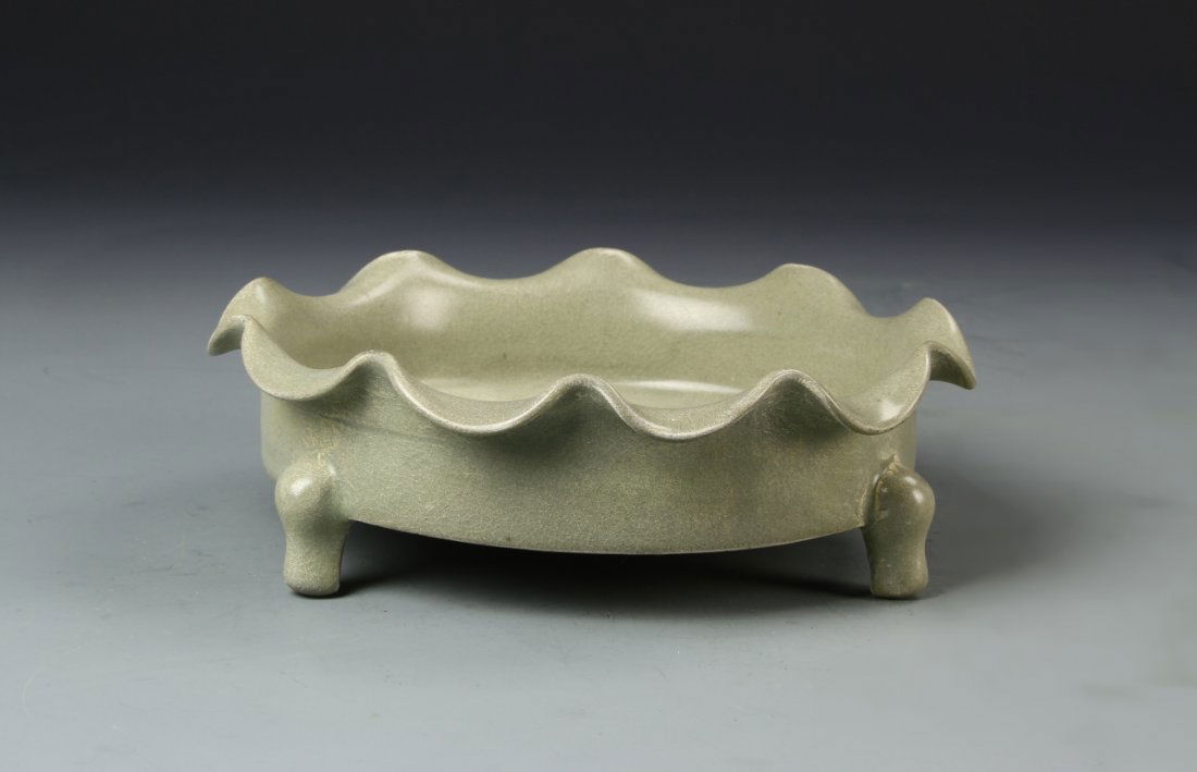 Chinese Yue Yao Tripod Censor (1 of 3)