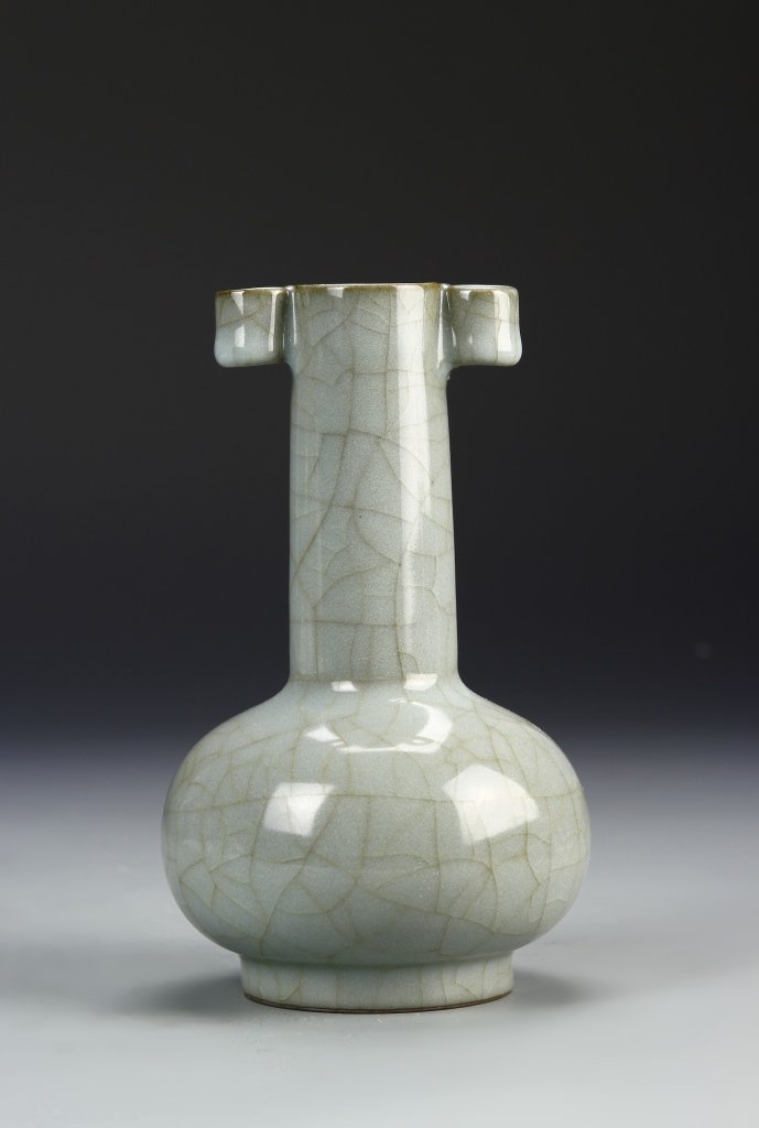 Chinese Lungquan Yao Vase (1 of 6)