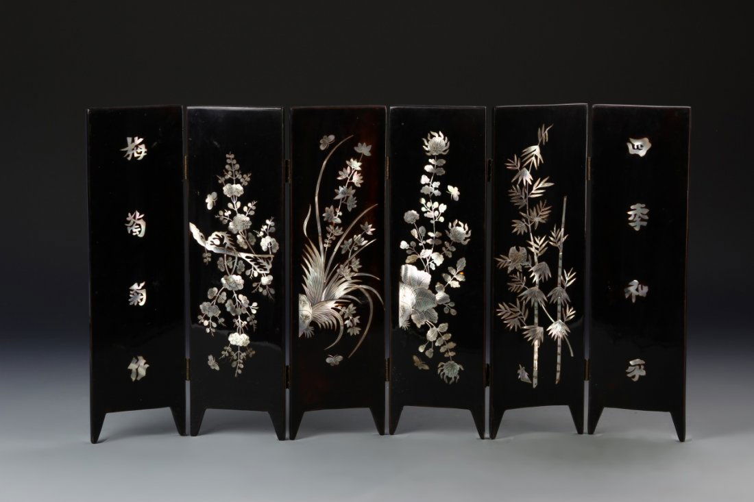 Chinese Lacquer Folding Table Screen (1 of 4)