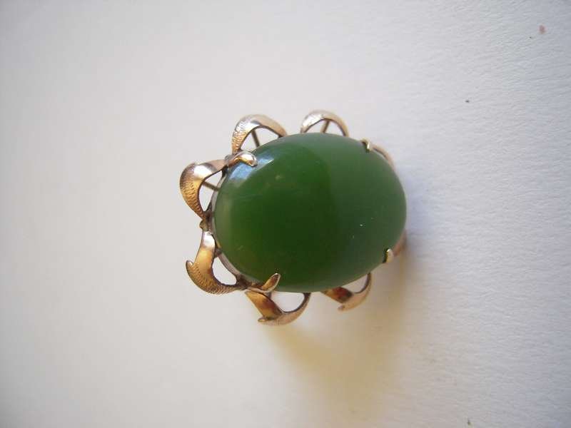 Chinese 14k Gold Green Jade cabochon Ring (1 of 2)