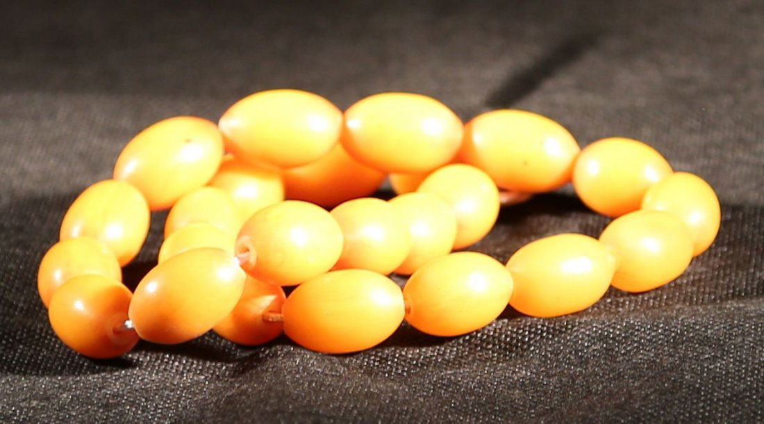 Chinese Amber necklace (1 of 2)