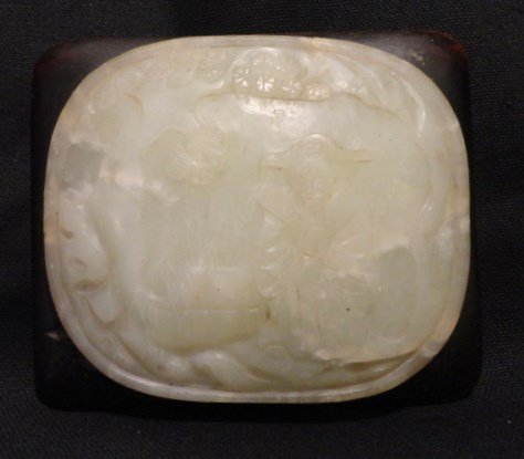 18th-C Carved Jade Ryui Scepter Top: Very fine Chinese Qing Dy jade scepter top. Very fine three dimensional shape, mounted on zitan wood possibly to have fit onto a box. Exception quality piece. 4.5"L x 1"W x 3.75"H.