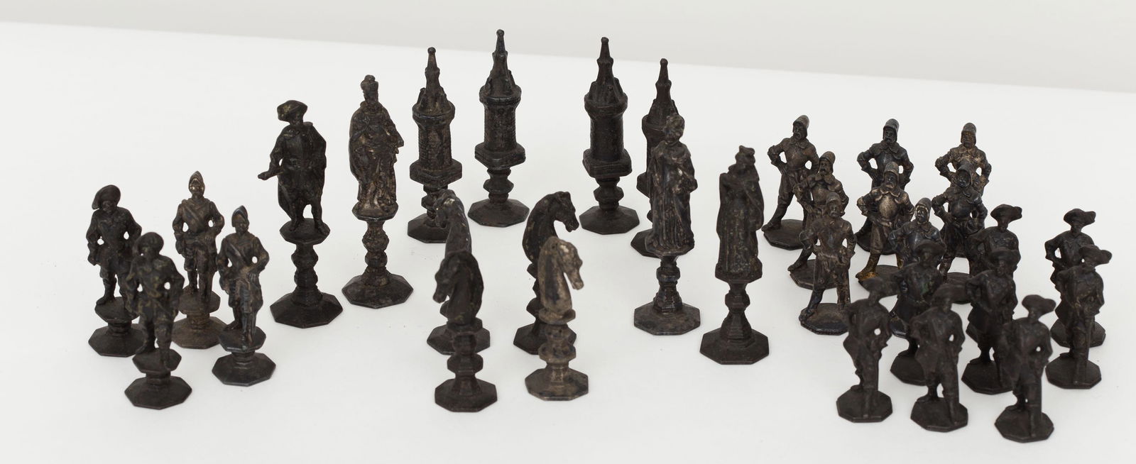 German Zimmermann Chess Set, Hanau, circa 1850 Germany (1 of 7)
