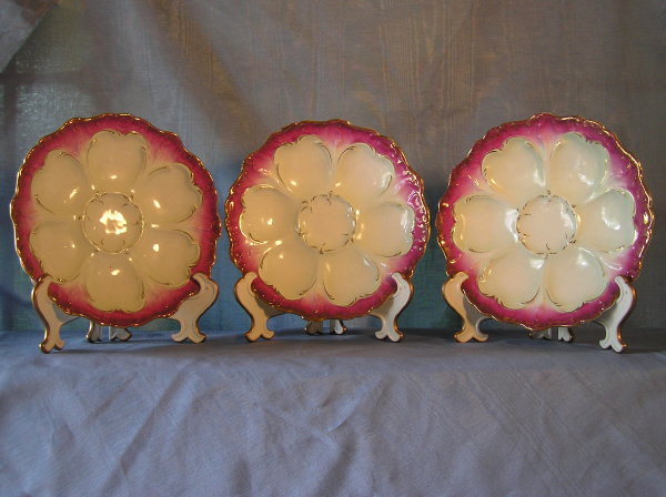 Set of 3 Pink and White Oyster Plates 803-9
