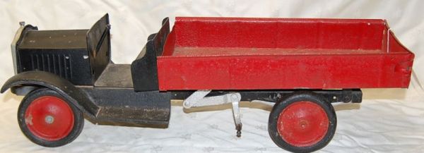 Vintage Dump Truck Made by Keystone - 4