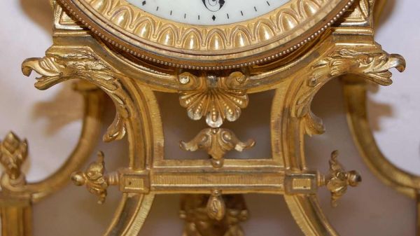 FRENCH GILT BRONZE MANTLE CLOCK - 6