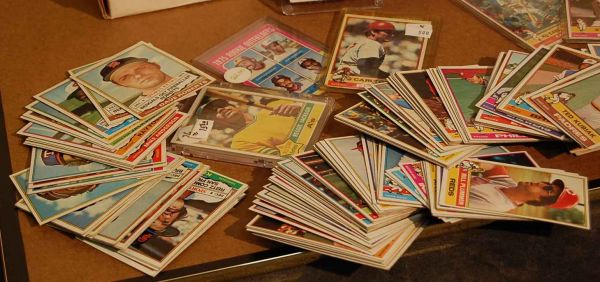 1976 TOPPS BASEBALL CARDS APPROX. 800 - 3