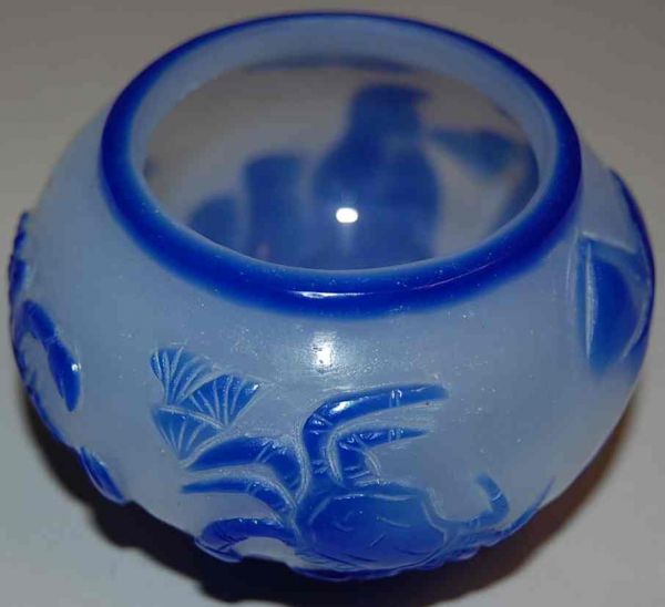 PEKING CAMEO GLASS BOWL