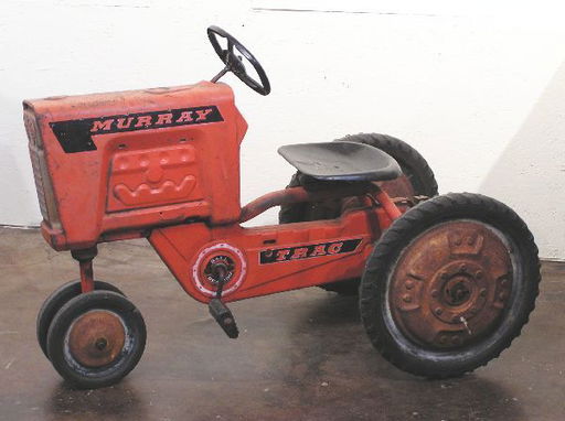 33: Murray Pedal Tractor - May 20, 2006 | Four Seasons Auction Gallery in GA