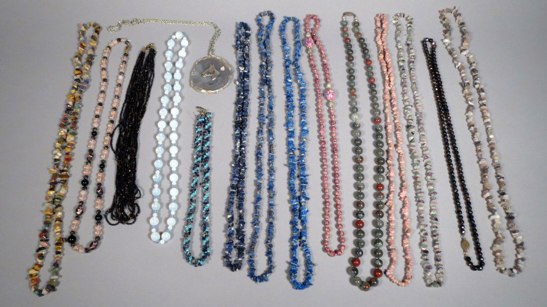 Box of Natural Stone Necklace Jewlery (1 of 10)