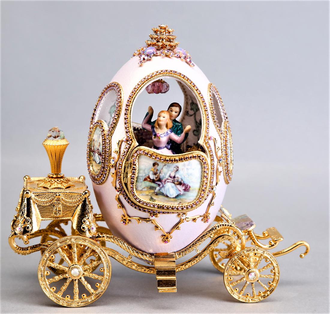 Limited Edition Egg Shape Carriage music box (1 of 4)