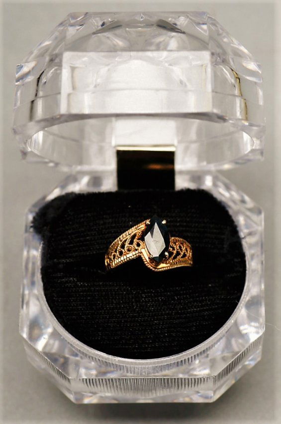 10K gold and Blue gemstone ring (1 of 3)