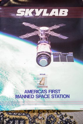 NASA Skylab Poster w/ Piece of Skylab COA: Here is a rare piece of NASA.....This is a poster talking about the first manned space lab, Skylab.Attached to this poster is an actual piece of the Skylab with it's Certificate of Authenticity (COA).