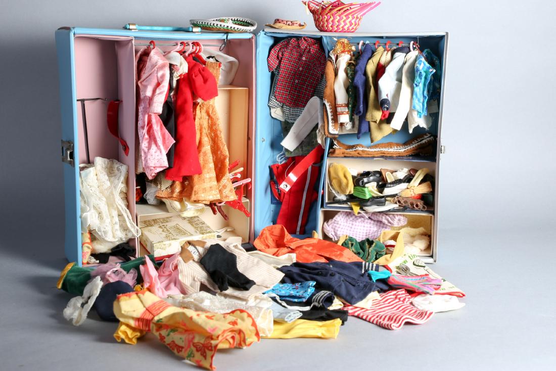 1963 Barbie & Ken Case, Full of Clothes and Accessories (1 of 4)