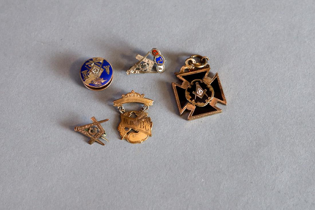 Vintage Freemason Lot Included 10K Pin (1 of 1)