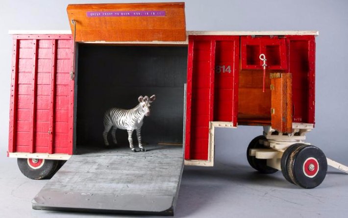 Vintage Folk Art Circus Model  Wagon Trailer (1 of 5)
