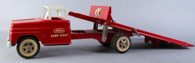 Early Red 1960 Tonka Ramp Hoist Truck (1 of 6)