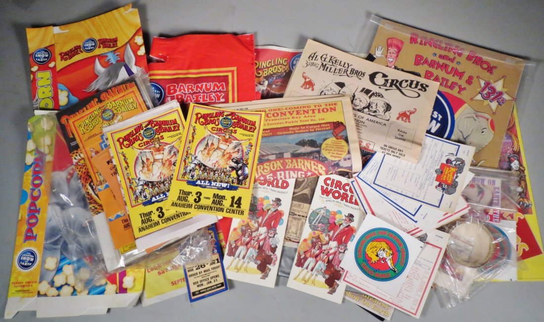 Ringling Bros Barnum Bailey  Huge LOT! (1 of 4)
