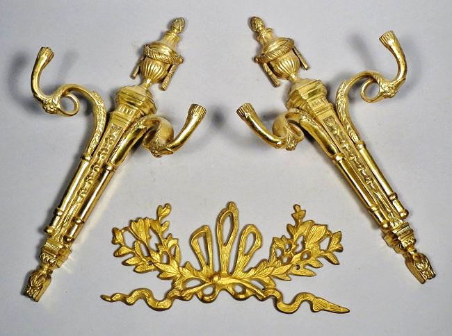 Lot of 3 Wall items (1 of 10)