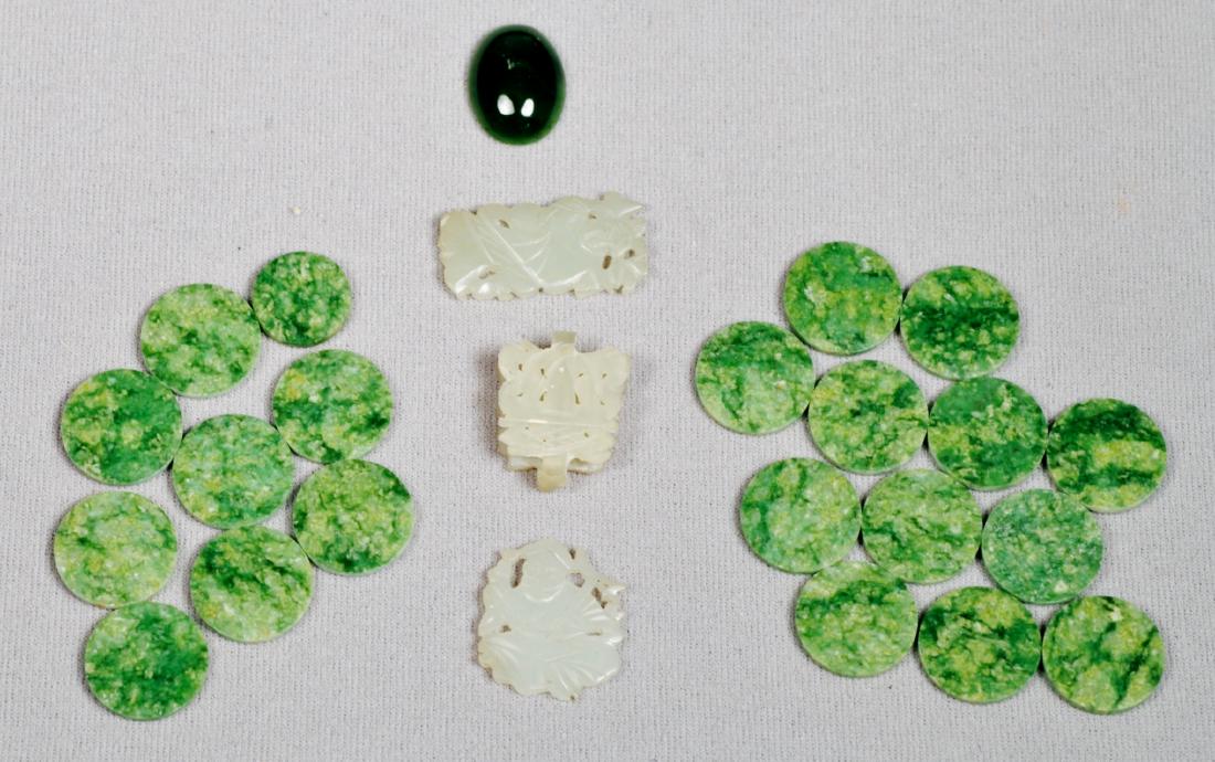Vintage Lot of Jade Stones, Some Carved (1 of 4)