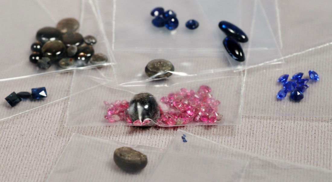 Vintage Lot Sapphires Various Sizes (1 of 3)