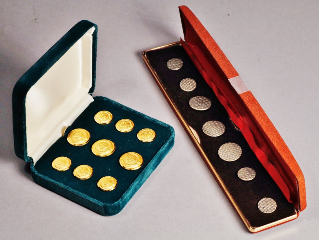 Vintage MIB Button Lot (1 of 4)