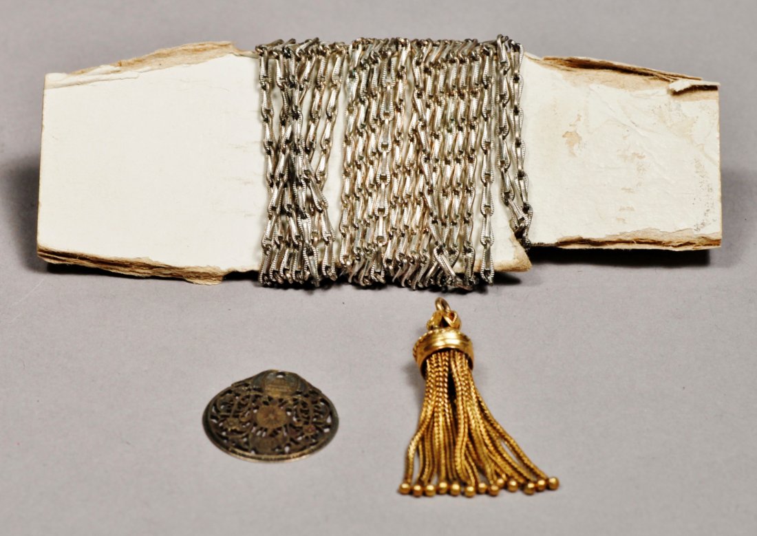 Lot of Vintage Sterling Antique Watch Cog: Approx 83" of contentious sterling chain, small .75" in diameter antique watch cog, sterling gold wash tassel pendant approx 1.75" in length.