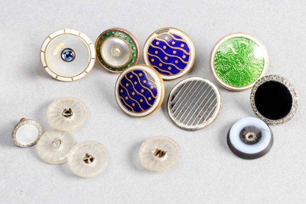 Antique Single Button Lot, Some Gold Victorian (1 of 2)