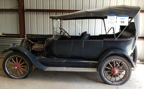 1917 Studebaker Phaeton: Here is a piece of early American automotive history. This is the 7 passenger Phaeton, complete with 2 jump seats and a reversible front/rear facing passenger seat. Auction to be held at 18410 Roberts