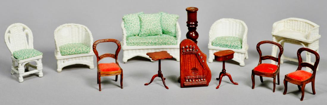 Fun lot of dollhouse furniture, Artist Signed. (1 of 5)