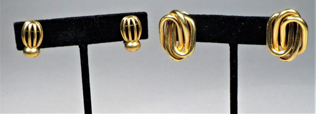 Bulgari & Gubelin 18k Yellow Gold Earrings: Bulgari & Gubelin 18k Yellow Gold Earrings.1 pair of Bulgari 18k yellow gold oval link earrings with French clip closures, approx 1" long. 1 pair of 18k yellow gold Gubelin clip back earrings, approx