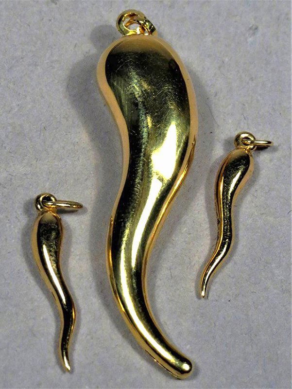 Three Solid 14k & 18k Gold Items (1 of 3)