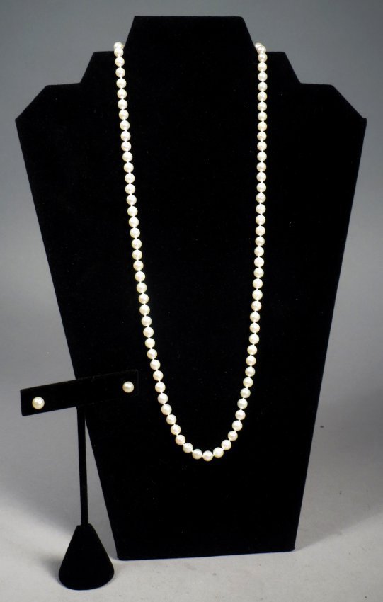 Pearl Necklace & Earrings (1 of 3)