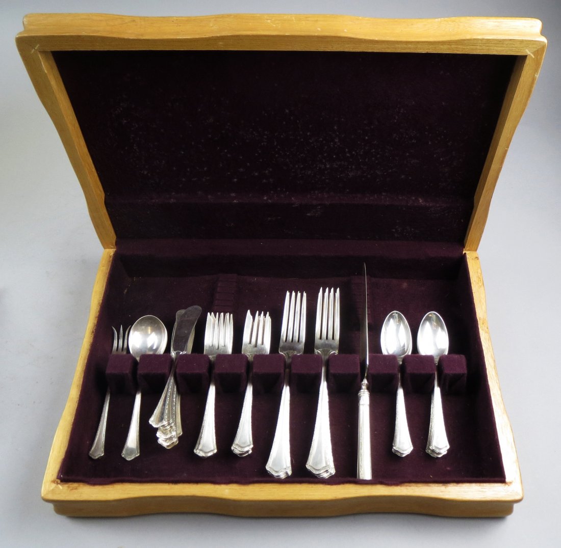 1916 R Wallace Sterling Set Madison 50 Plus pieces (1 of 16)