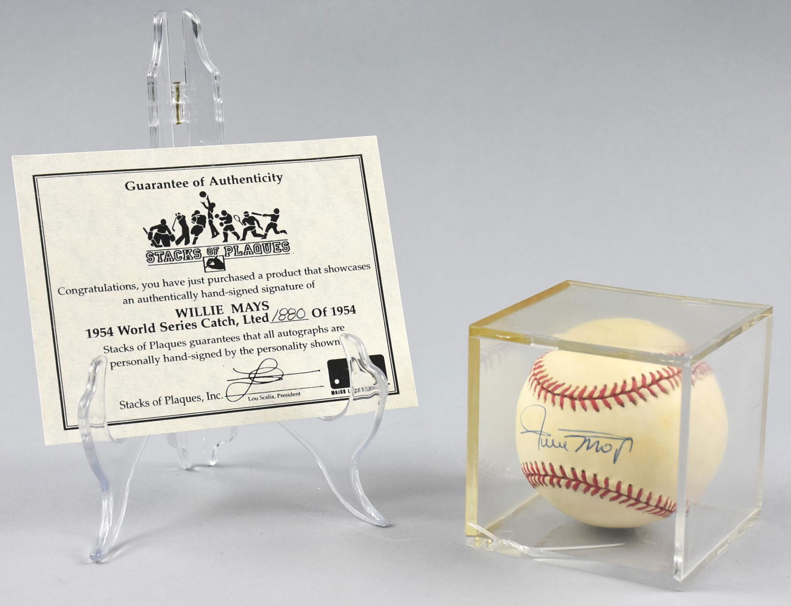 NY/SF Hall of Fame Great Willie Mays Signed Ball: As a Dodgers fan, it pains me to say this, but Willie Mays is probably the greatest ball player in history. With his 660 home runs, lifetime .302 batting average, and much more, The Say Hey Kid could