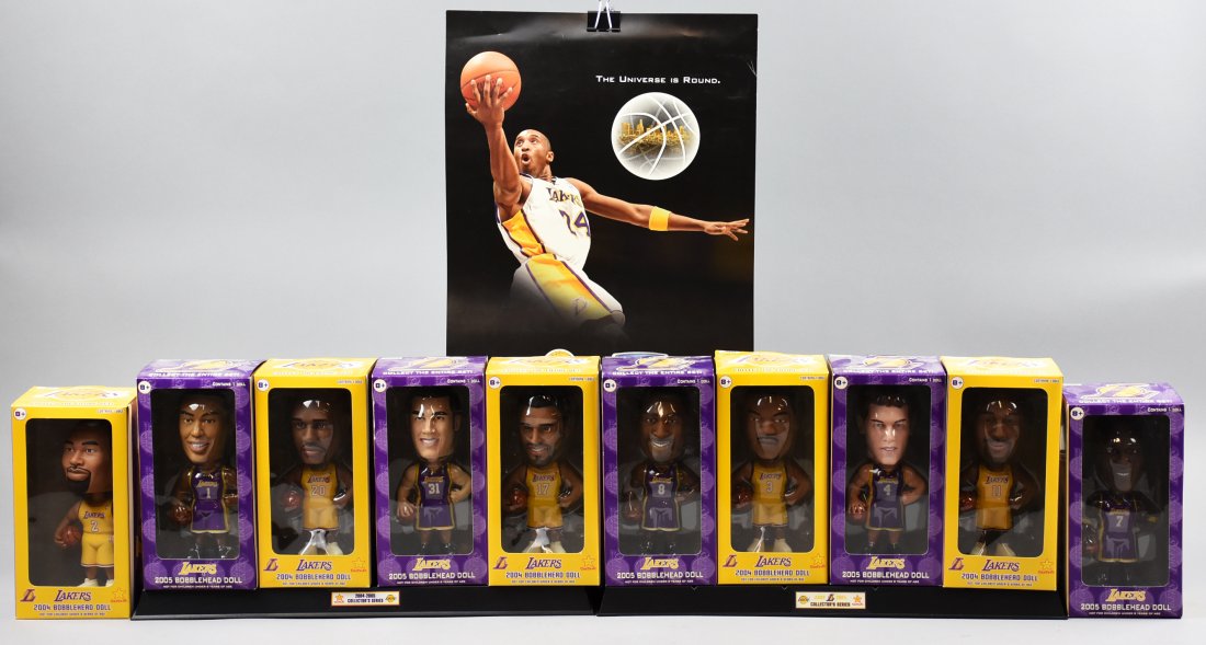 Set of 10 Lakers 2004/2005 Bobbleheads Kobe Bryant: Complete set features: 2 stands, 2005 line-up.....Kobe Bryant, Luke Walton, Lamar Odom, Caron Butler, Chris Mihm. 2004 line-up.....Carl Malone, Gary Payton, Devean George, Rick Fox, Derek Fisher. All