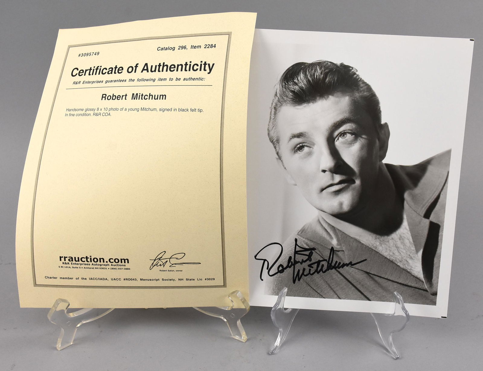 Signed Robert Mitchum Headshot, COA (1 of 2)