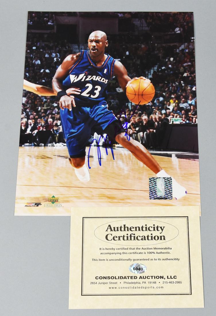 Michael Jordan Signed Photo, COA (1 of 3)