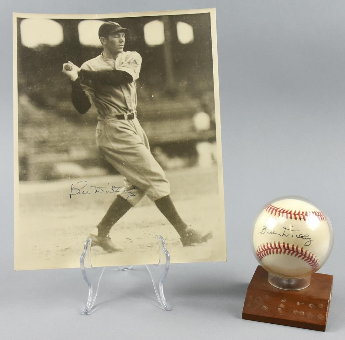 NY Yankee HOF Bill Dickey Signed Ball & Photo (1 of 3)