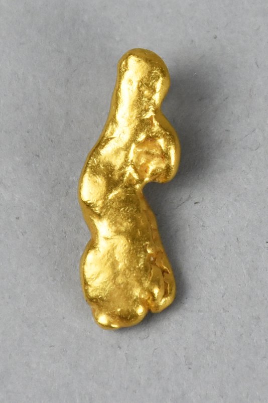 Vintage 18K Gold Nugget Charm: This cute charm is in the form of a gold nugget and has an applied bale on the back. Unmarked but tests 18K, approx weight 5.9g.