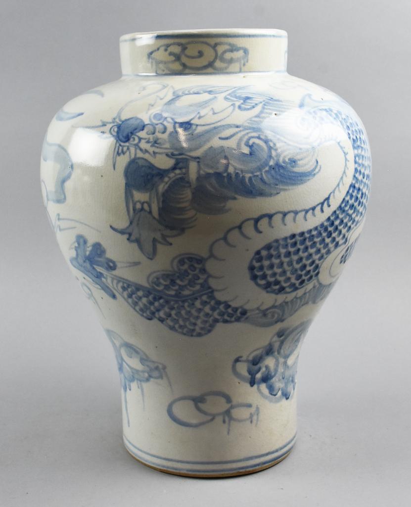 Antique Chinese Blue & White  Dragon Vase Aoyama (1 of 11)