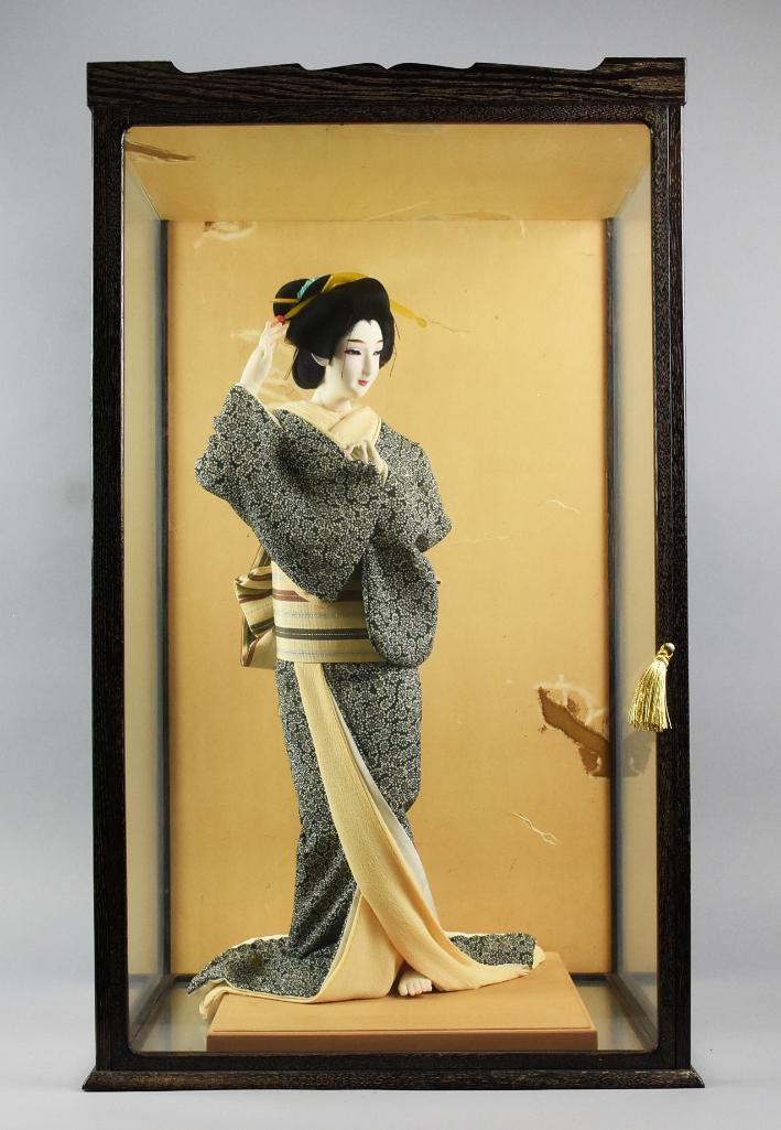 Vintage Geisha Doll Kyugetsu w/ Display Case (1 of 14)