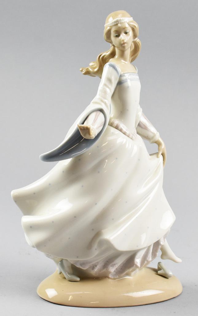 1977 Retired Lladro Figurine, Cinderella (1 of 5)
