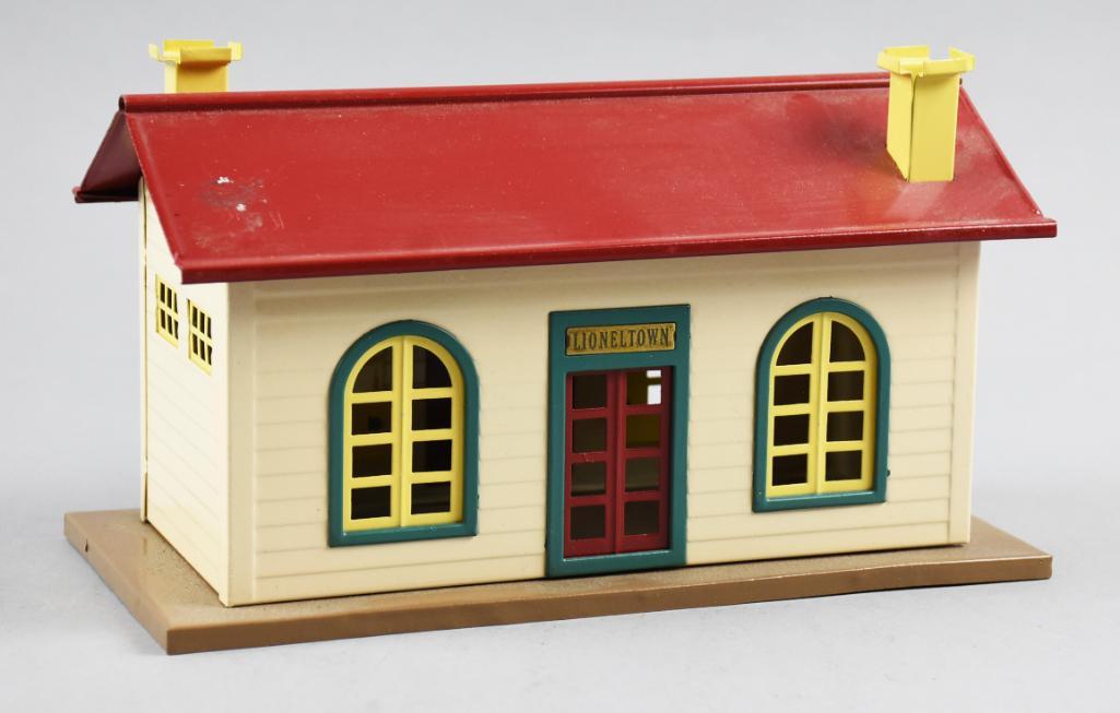 Vintage Lioneltown Lionel Pre-War No. 127 Station (1 of 4)