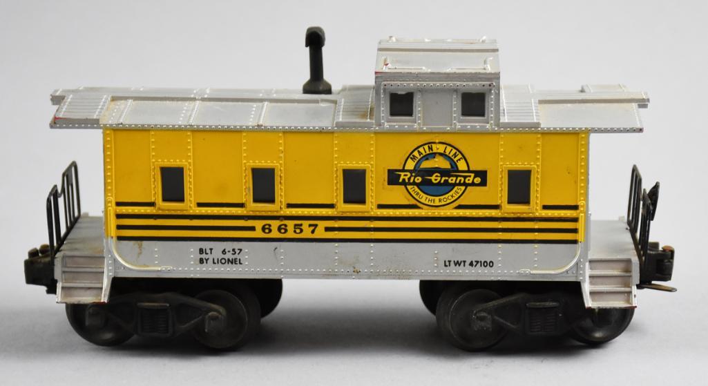 Lionel Lighted Caboose, 6657 One of 150 (1 of 5)