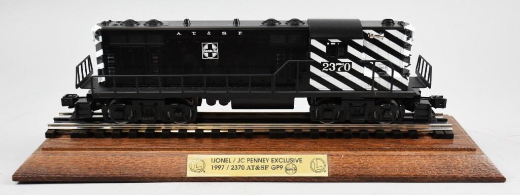 Lionel/ JC Penny 1997 2370 AT&SF Locomotive: This is a beautiful Lionel locomotive exclusively for JC Penney in 1997. This Santa Fe 2370 features light and sound but has not been tested.